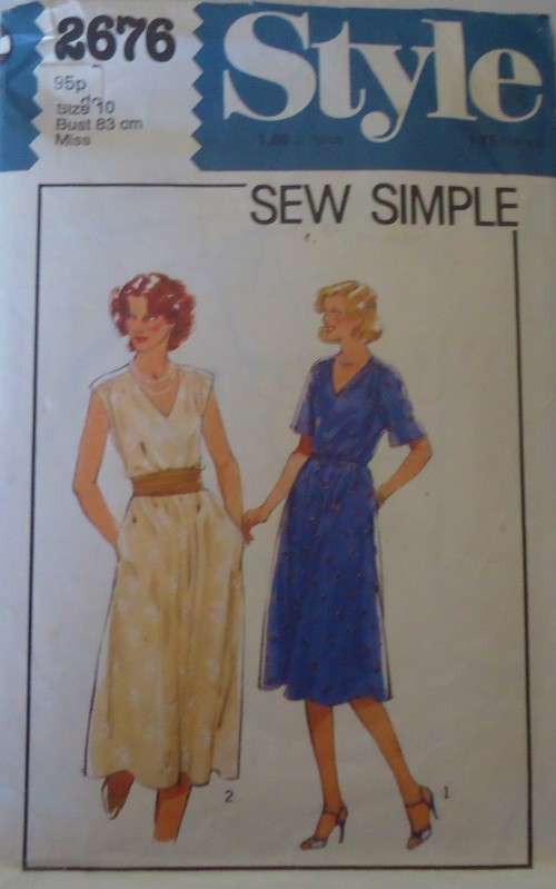 STYLE 2676 PULL OVER DRESS SIZE 10 BUST 83 CM -COMPLETE