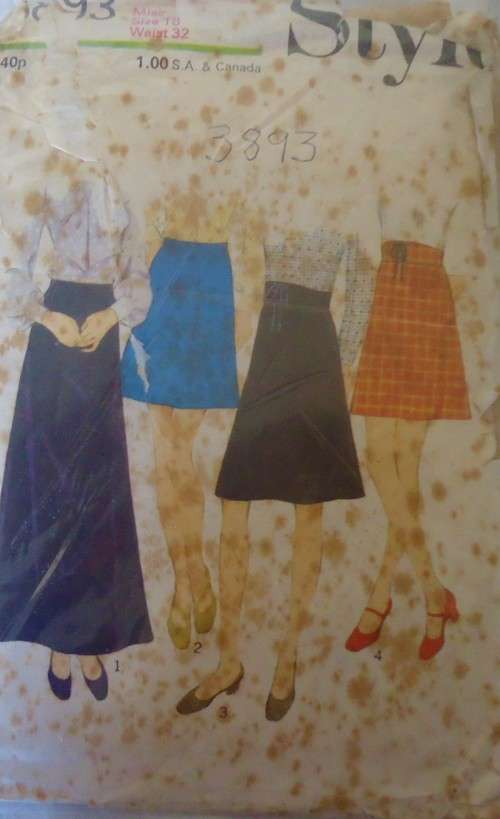 STYLE 3893 SET OF SKIRTS SIZE 18  WAIST 32` -COMPLETE-ZIPLOC BAG