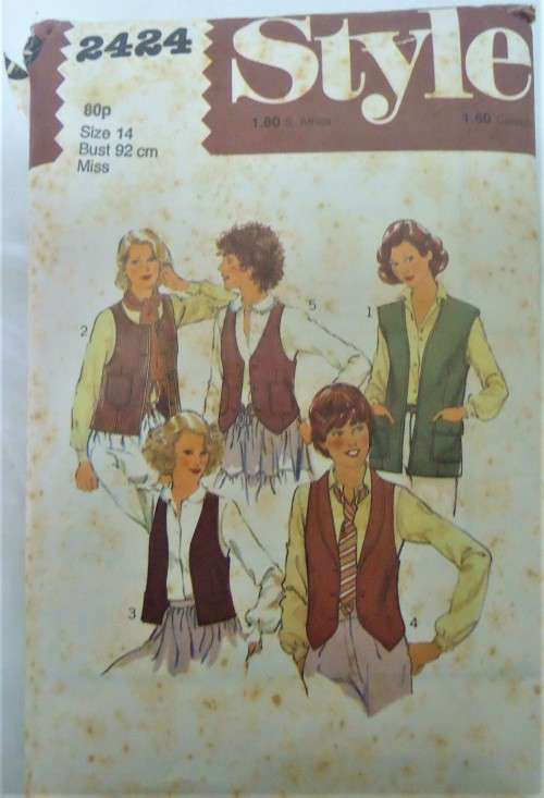 STYLE 2424  SET OF TOPS/WAISTCOATS SIZE 14 - BUST 92 CM COMPLETE