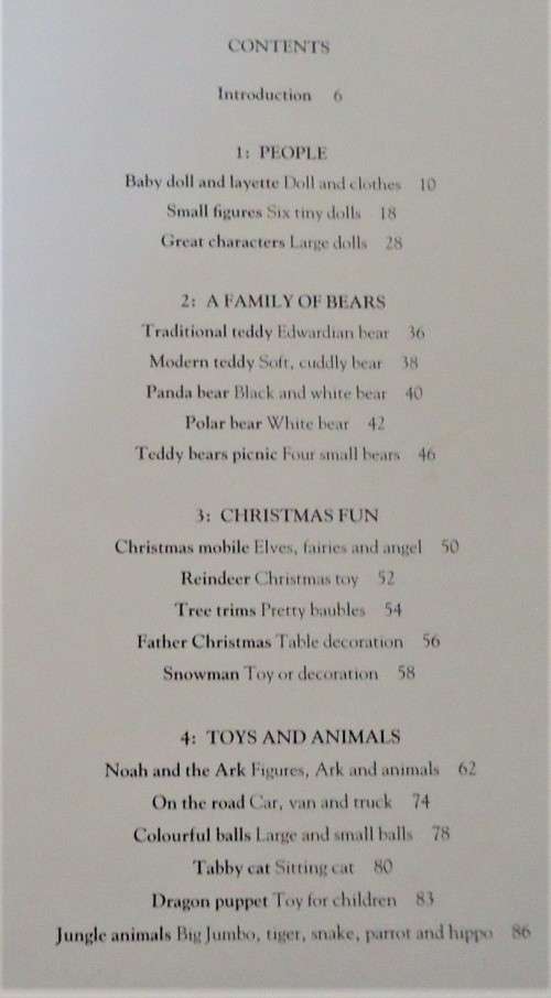 EASY TO MAKE KNITTED TOYS - JOY GAMMON - 100 PAGES HARDCOVER