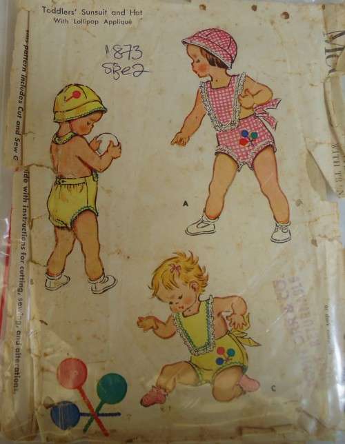 VINTAGE McCALLS 1873  TODDLER`S SWISUIT & HAT SIZE 2 YEARS -COMPLETE - ZIPLOC BAG