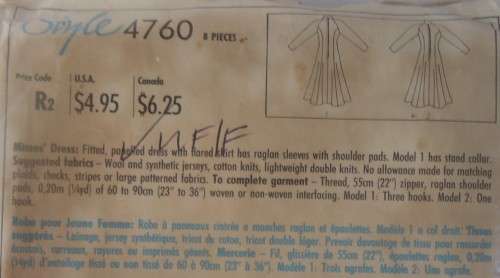 STYLE 4760 FITTED PANELLED DRESS  SIZE 10 COMPLETE-UNCUT-F/FOLDED