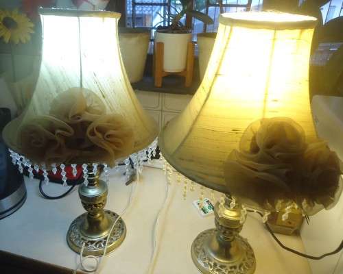 STUNNING PAIR OF SOLID BRASS LAMPSTANDS WITH RETRO CREAM WITH ROSE & DIAMANTE TRIM SHADES