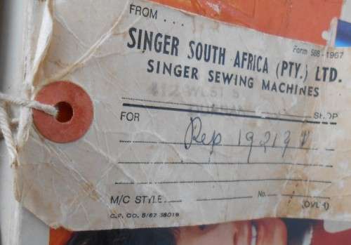 1960S LITTLE GOLDEN PANORAMIC SEWING MACHINE BY SINGER IN BOX WITH CARRY CASE FULL WORKING CONDITION