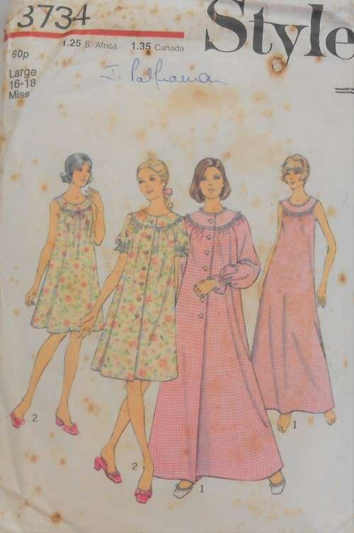 VINTAGE STYLE 3734 NIGHTDRESS & HOUSECOAT IN 2 LENGTHS SIZE LARGE 16-18 - COMPLETE