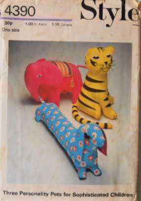 VINTAGE STYLE 4390 THREE PERSONALITY PETS FOR KIDS COMPLETE-PART CUT