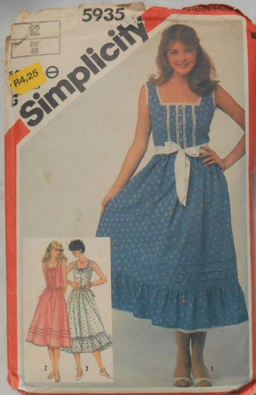 SIMPLICITY 5935  FITTED SUNDRESS IN 2 LENGTHS SIZE 12 COMPLETE-ZIPLOC