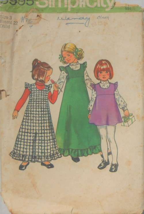 SIMPLICITY 5995  GIRLS PINAFORE & BLOUSE SIZE 3 YEARS BREAST 22 - NO COLLAR PATTERN SUPPLIED-ZIPLOC