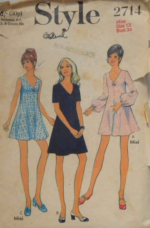 VINTAGE STYLE 2714 DRESS WITH V NECKLINE SIZE 12 BUST 34 COMPLETE