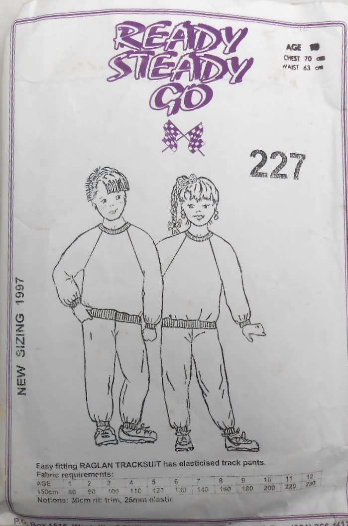 READY-STEADY-GO PATTERN 227 RAGLAN TRACKSUIT SIZE 10 YEARS CHEST 70 CM-COMPLETE