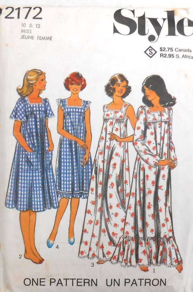 VINTAGE STYLE 2172 HOUSECOAT-NIGHTGOWN  SIZE 10-12 COMPLETE