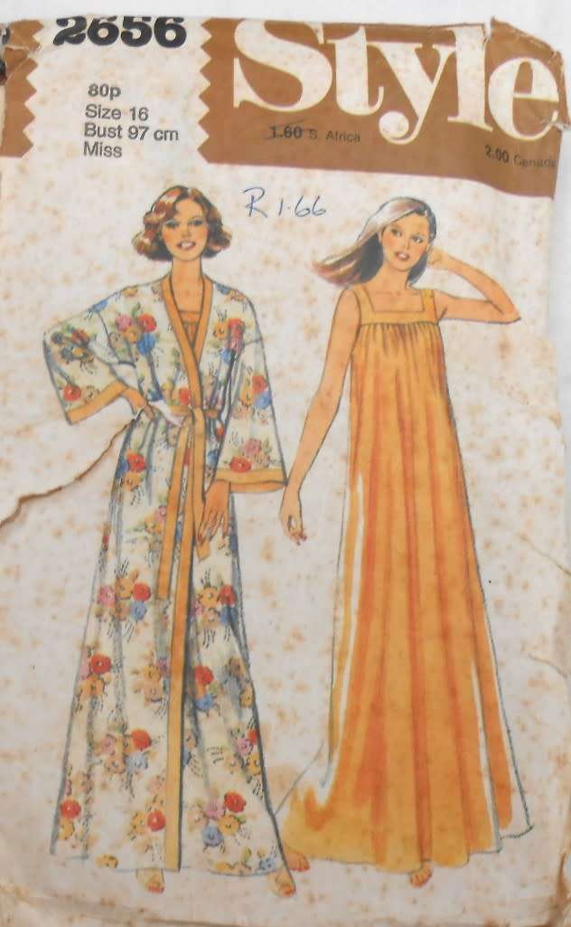 STYLE 2656 GOWN & NIGHTDRESS SIZE 16 BUST 97 CM GOWN PATTERN ONLY-ZIPLOC