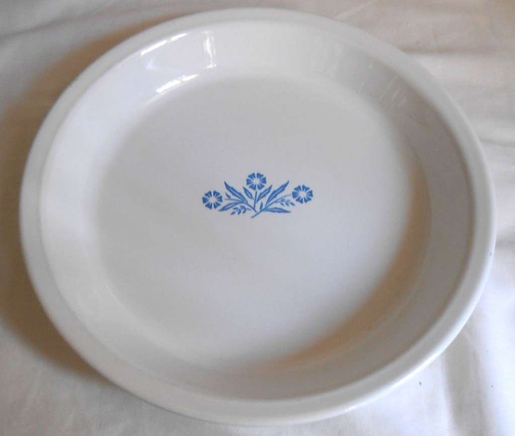 CORNING WARE BLUE CORNFLOWER PIE DISH 25 CM DIAMETER IN EXCELLENT CONDITION