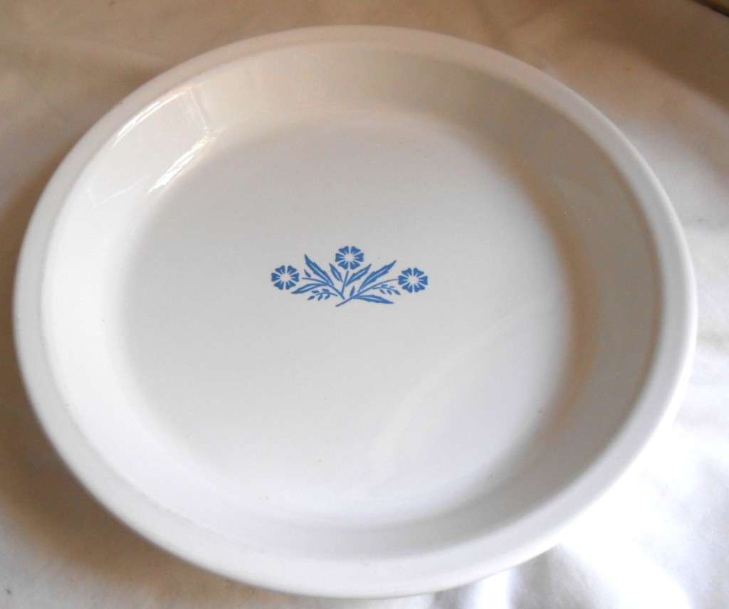 CORNING WARE BLUE CORNFLOWER PIE DISH 25 CM DIAMETER IN EXCELLENT CONDITION