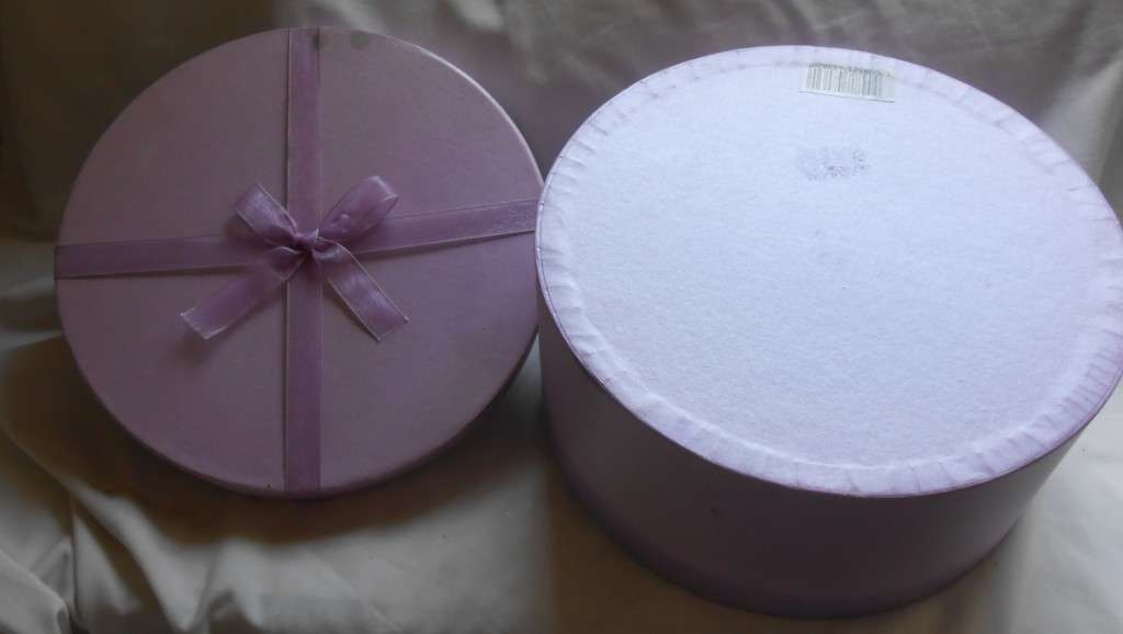 VINTAGE LAVENDER ROUND CARDBOARD BOX WITH LILAC ORGANZA BOW IDEAL AS A HAT BOX