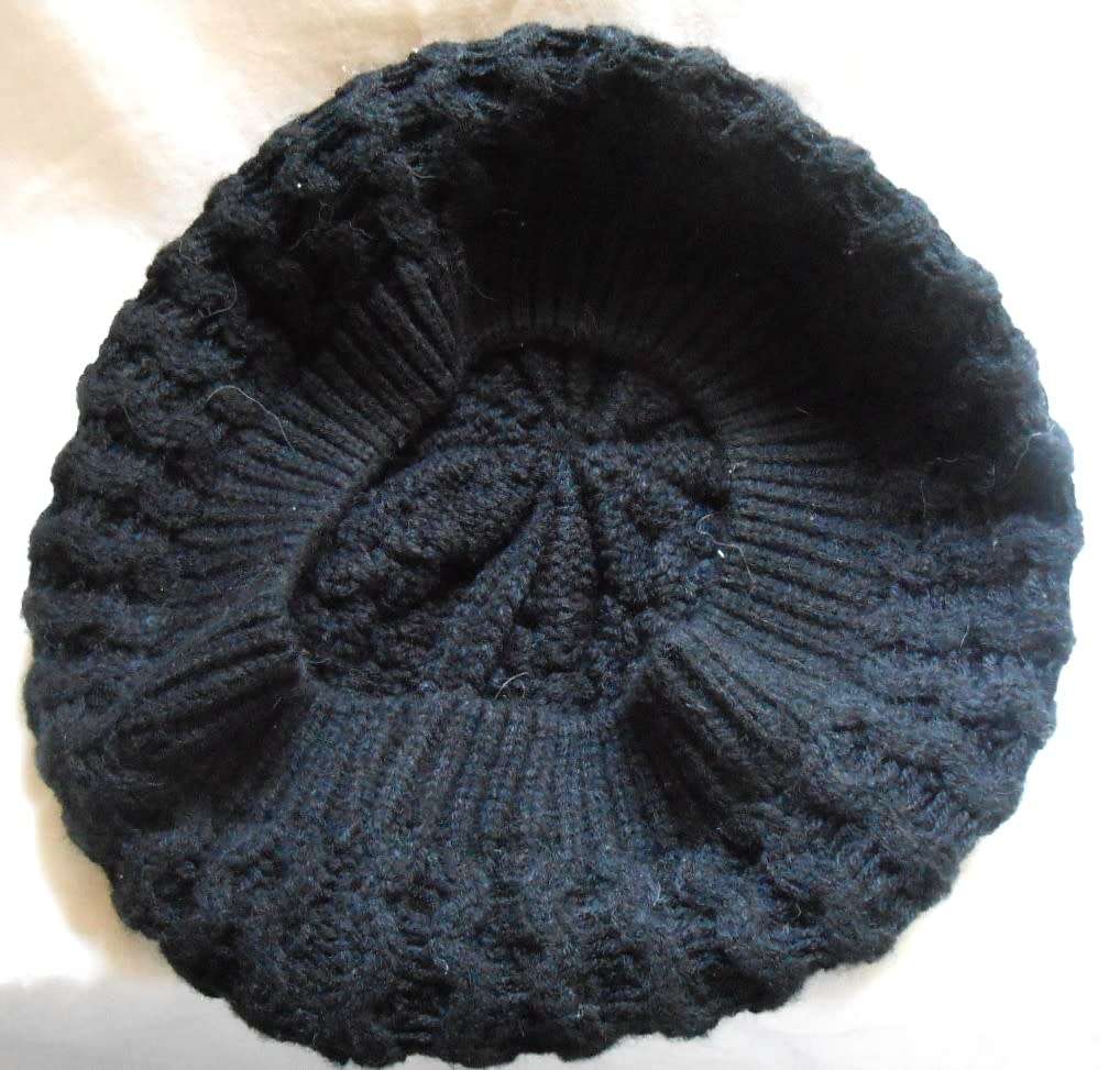 BLACK KNITTED BERET - ONE SIZE FITS ALL