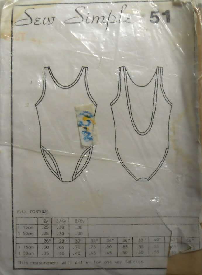 SEW SIMPLE 51 - FULL COSTUME  44 OR 112 CM COMPLETE