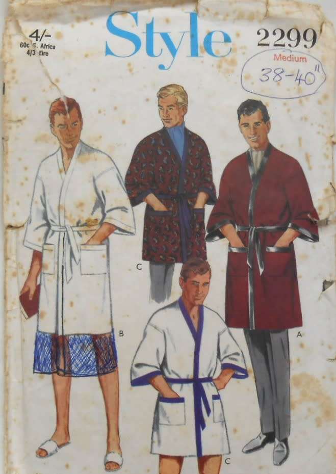 STYLE 2299 MEN`S KIMONO SIZE MEDIUM 38-40 COMPLETE-ZIPLOC