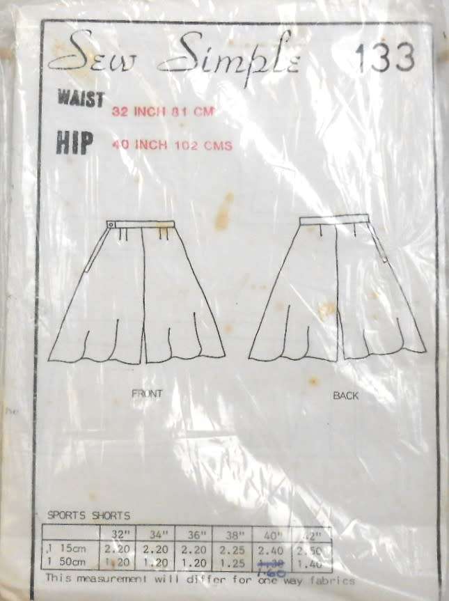 SEW SIMPLE  133 -  SPORTS SHORTS  SIZE WAIST 32/81 CM HIP 40/102 CM COMPLETE F/F