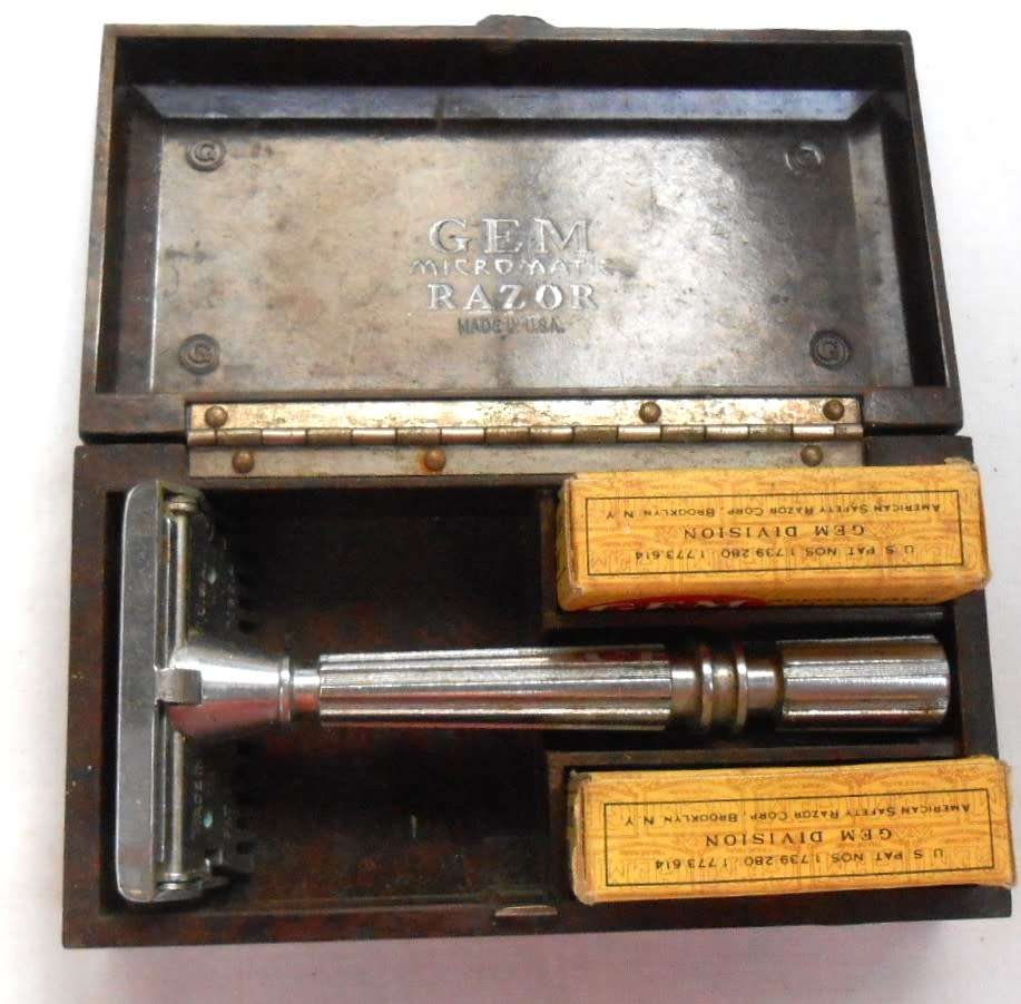 GEM Micromatic Vintage Single Edge Safety Razor-In original bakelite case+2 boxes razor blades