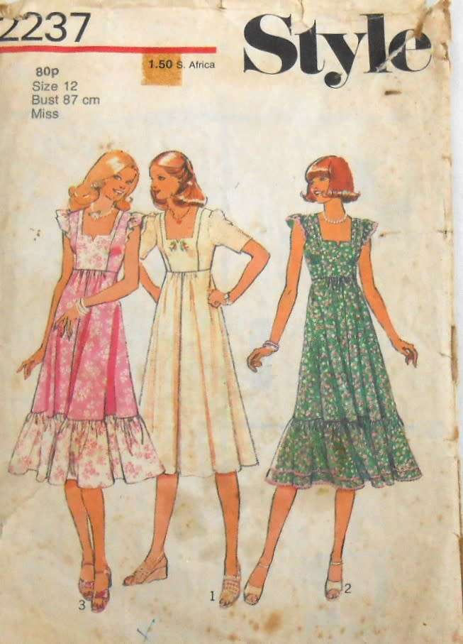 STYLE 2237 HIGH WAISTED DRESS SIZE 12 BUST 87 CM - NO SLEEVE PATTERN SUPPLIED