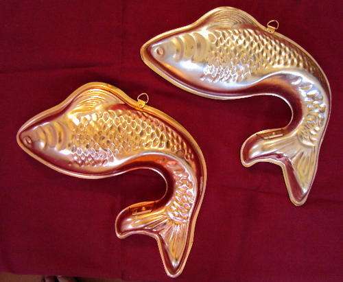 SET OF 2 COPPER FISH SHAPED MOULDS - SEE PICS