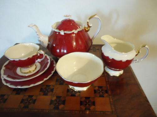 PRISTINE ROYAL ALBERT BURGUNDY WITH GILT COMPLETE 21 PIECE TEA SET-SEE PICTURES TO APPRECIATE