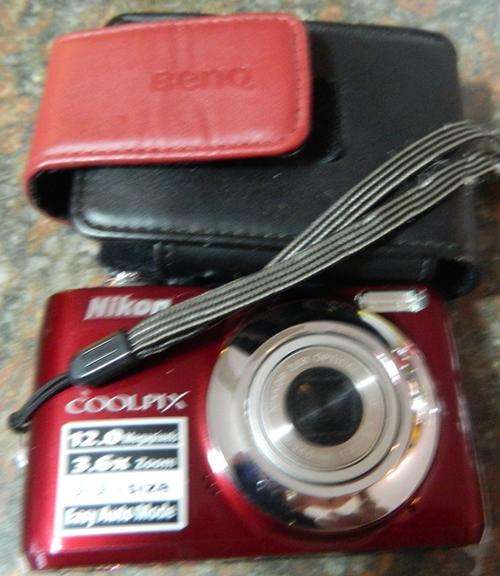 NIKON COOLPIX CAMERA - WORKING CONDITION