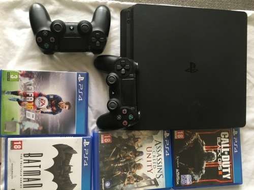 PS4 SLIM CONSOLE