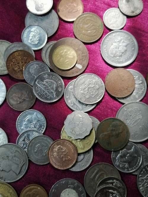 SELECTION OF WORLDCOINS .