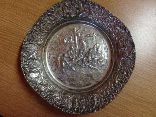 Stunning 17cm Heavy Decorative Plate