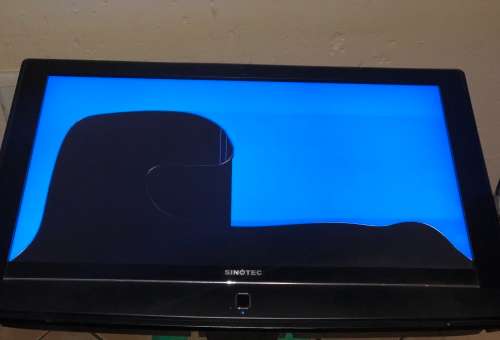 PLS READ!!!SINOTEC 32 inches LCD TV (FOR PART OR REPAIR) LCD IS DAMAGED