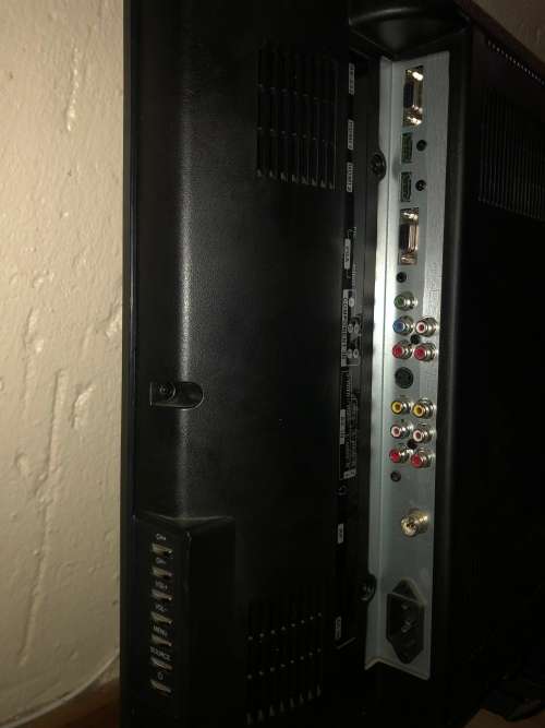 PLS READ!!!SINOTEC 32 inches LCD TV (FOR PART OR REPAIR) LCD IS DAMAGED