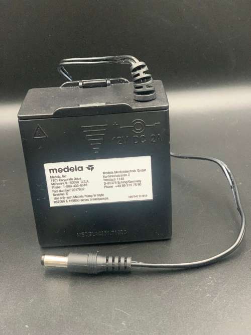 Medela Pump in Style Battery Pack, Portable Unit for 9 Volt Pump in Style Advanced Breast Pump Uses
