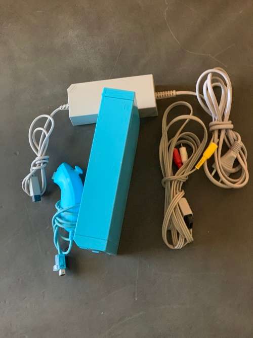 Nintendo Wii Blue Limited-Edition Console