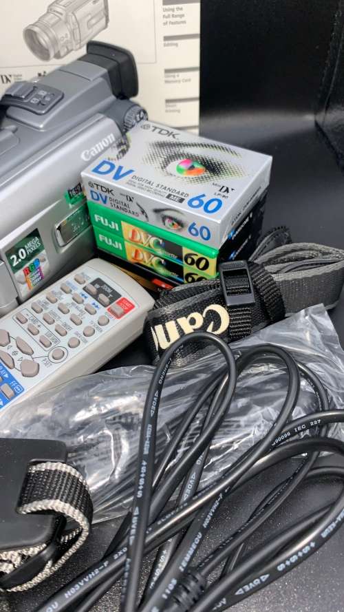 Canon MVX3i Digital Camcorder with Accessories