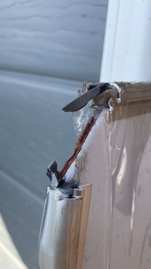 DEFECTIVE!!!! Slimline Magnetic Whiteboard (1200*900mm - Retail Pack) DEFECTIVE!!! Retail R1,500!!!