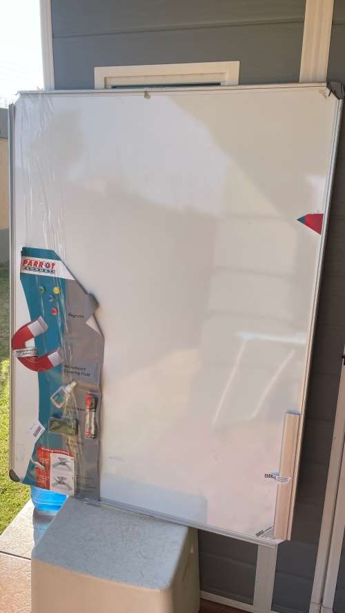 DEFECTIVE!!!! Slimline Magnetic Whiteboard (1200*900mm - Retail Pack) DEFECTIVE!!! Retail R1,500!!!