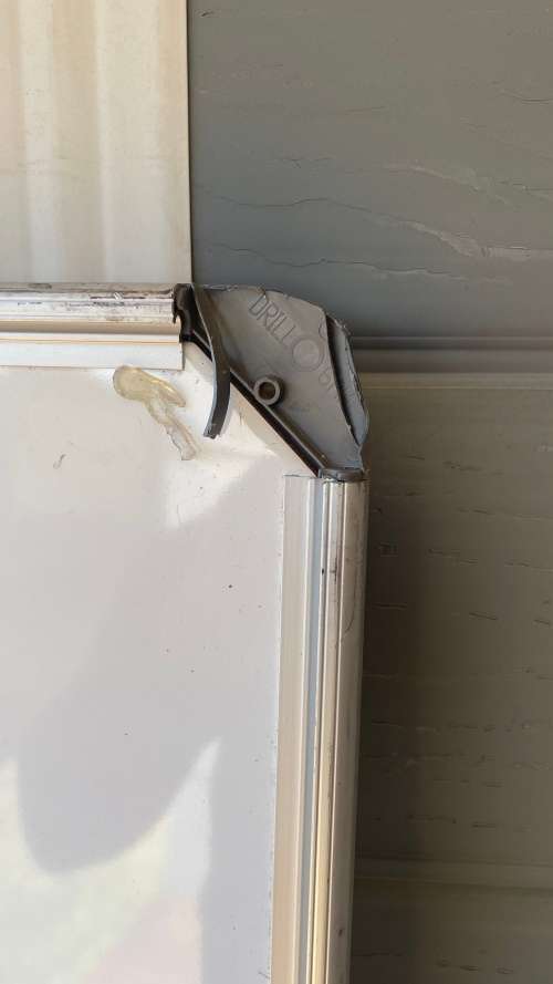 DEFECTIVE!!!! Slimline Magnetic Whiteboard (1200*900mm - Retail Pack) DEFECTIVE!!! Retail R1,500!!!