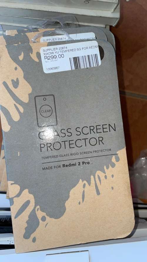 BARGAIN!!!!Bulk Lots Assorted Smart Phones/iPads/Kindle Covers/Screen Protectors e.t.c