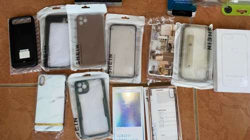 BARGAIN!!!!Bulk Lots Assorted Smart Phones/iPads/Kindle Covers/Screen Protectors e.t.c