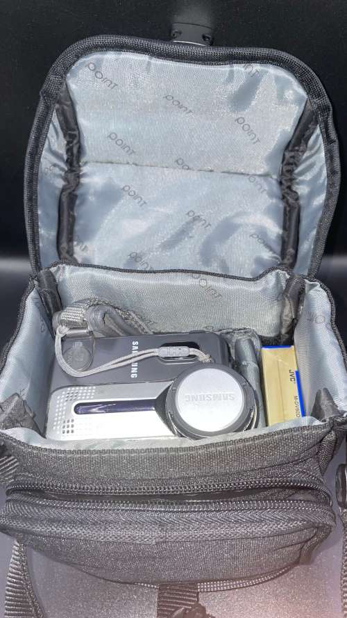 SAMSUNG DIGITAL CAMCORDER WITH MINI DV AND CARRY BAG!!!