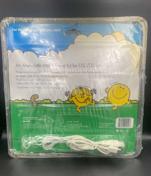 !!!NINTENDO DS LITE WITH GAMES AND EXTRA ACCESSORIES!!!