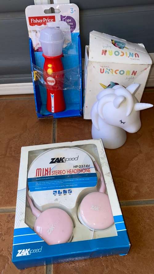 BARGAIN!!!LOTS GADGETS/KIDDIES-ELECTRONICS!!!!