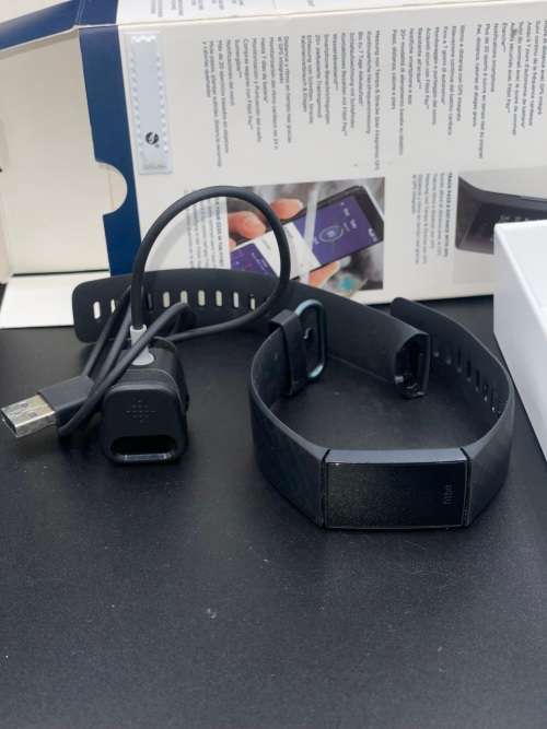Fitbit Charge 4 Advance Fitness tracker plus GPS