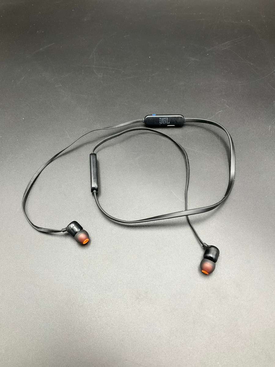 JBL TUNE 110BT IN EAR BLUETOOTH HEADPHONE. PLS READ!