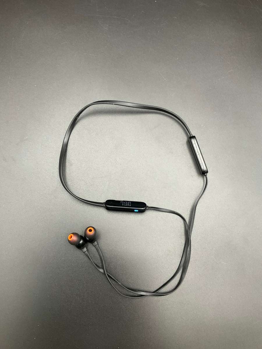 JBL TUNE 110BT IN EAR BLUETOOTH HEADPHONE. PLS READ!