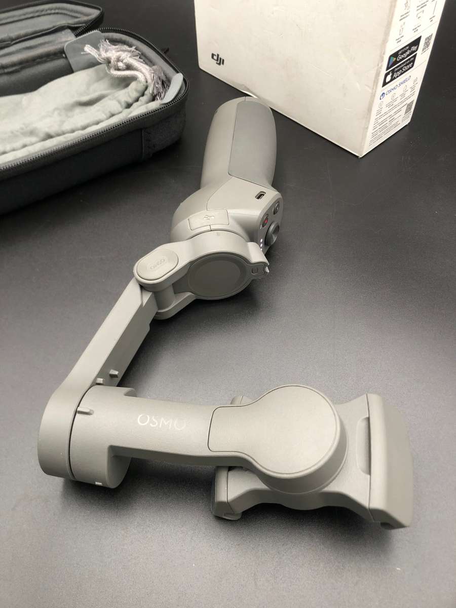 DJI OSMO MOBILE 3 COMBO KIT FOR SMARTPHONES(Pls Read)