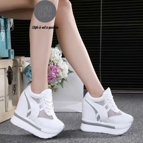 Platform ladies white sneakers tekkies