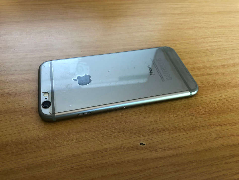 Apple iPhone 6, 64GB, Space Gray - Immaculate Condition, In Box